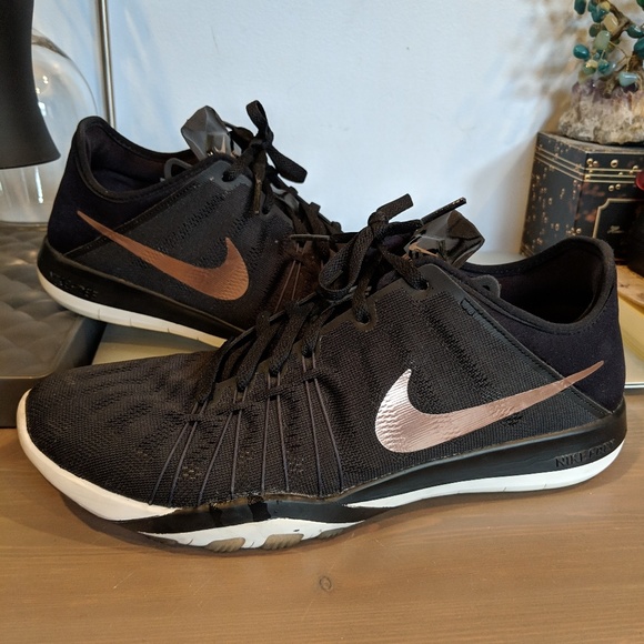 nike free tr 6 rose gold